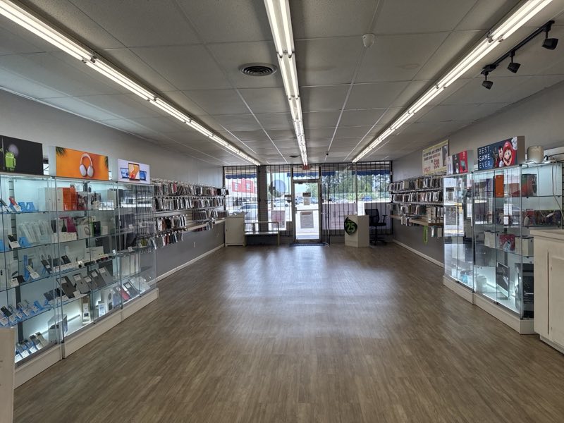 E Solutions electronics repair showroom