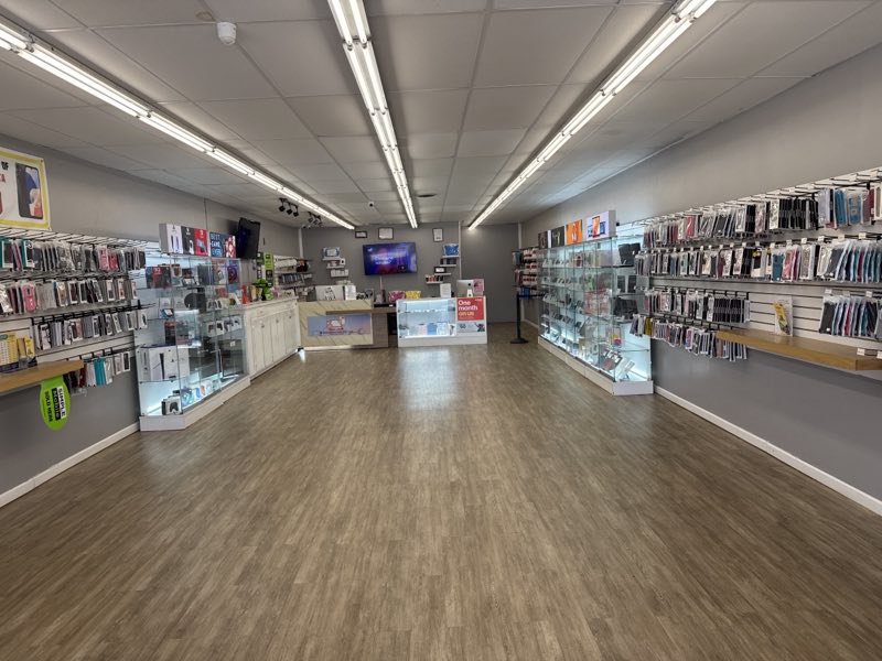 E Solutions electronics repair showroom